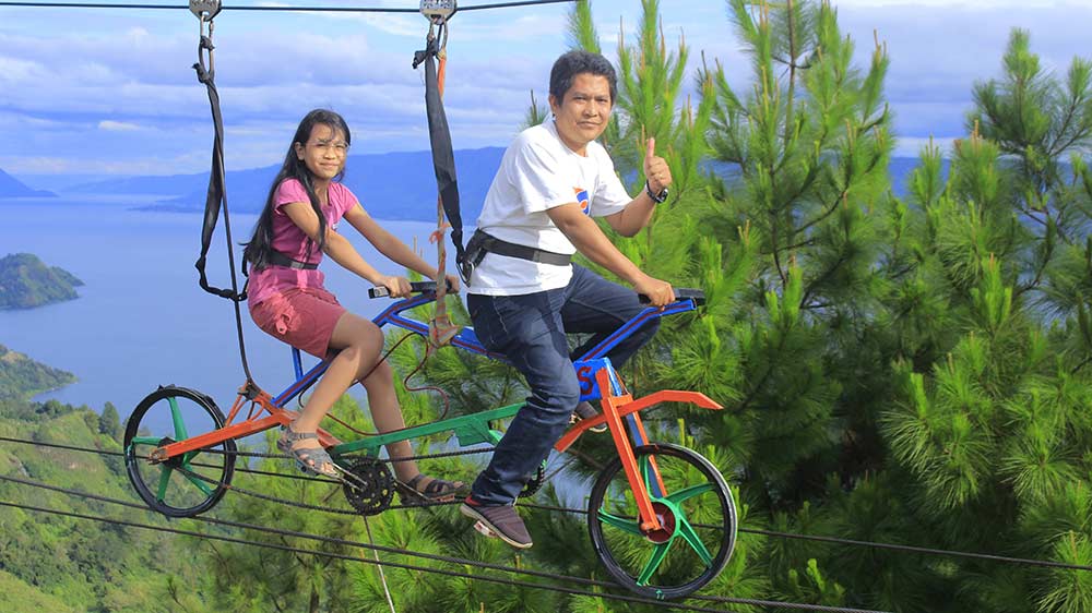 Melihat Pemandangan Alam Di Bukit Indah Simarjarunjung Pinhome