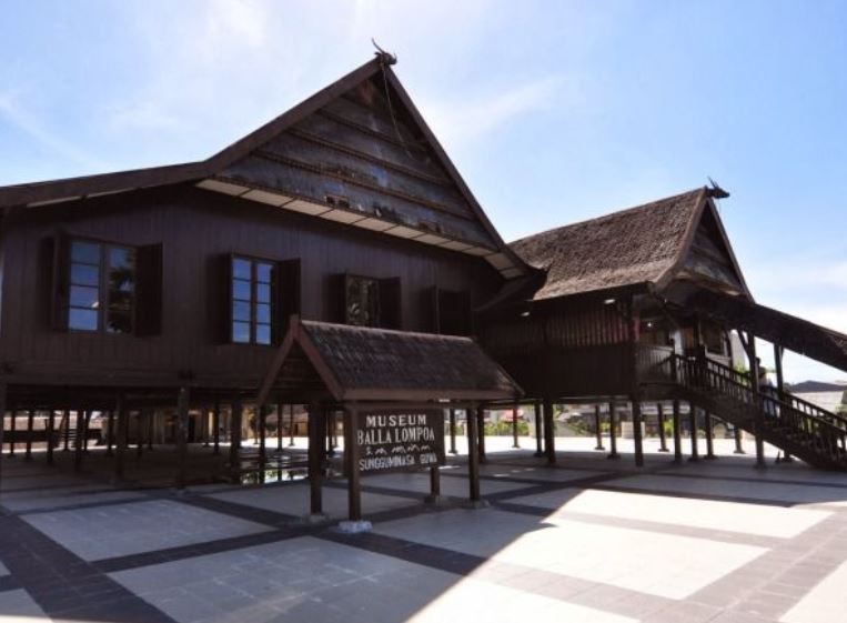 Rumah Adat Bugis Sulawesi Selatan Arsitektur Indonesia Arsitektur Vrogue