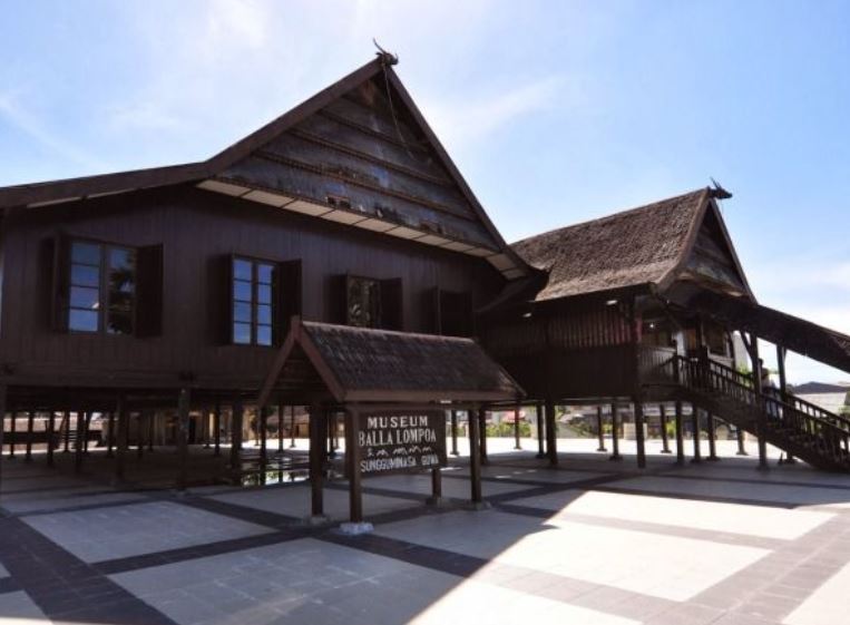 Rumah Adat Sulawesi Selatan