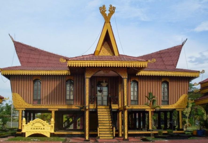 Rumah Adat Sumatera Utara