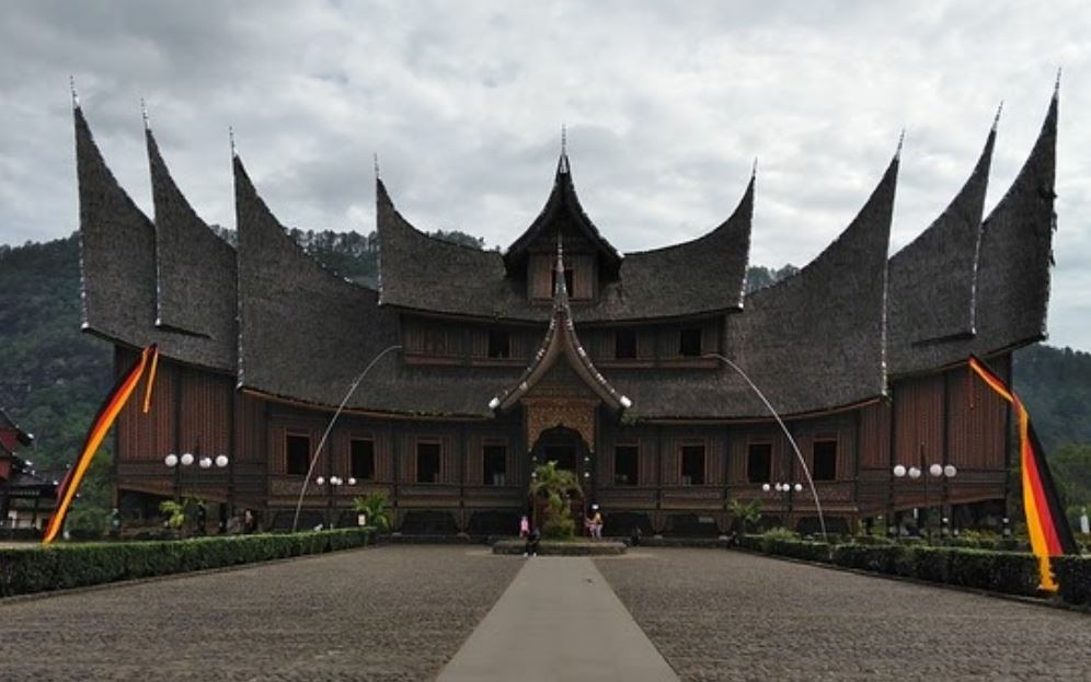 Gambar Rumah Gadang yang Mudah Ditiru