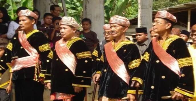 17 Motif Pakaian Adat Sumatera Barat Dan Maknanya - Pinhome