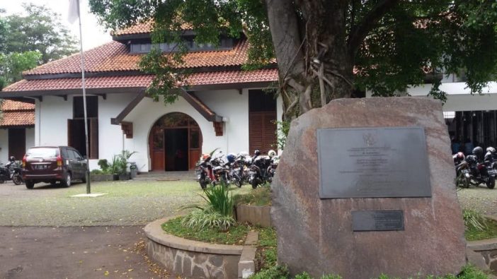 tempat wisata dekat stasiun bandung gedung indonesia menggugat