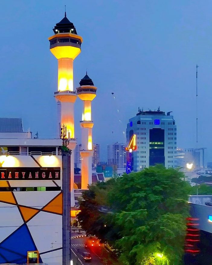 tempat wisata bandung masjid raya bandung