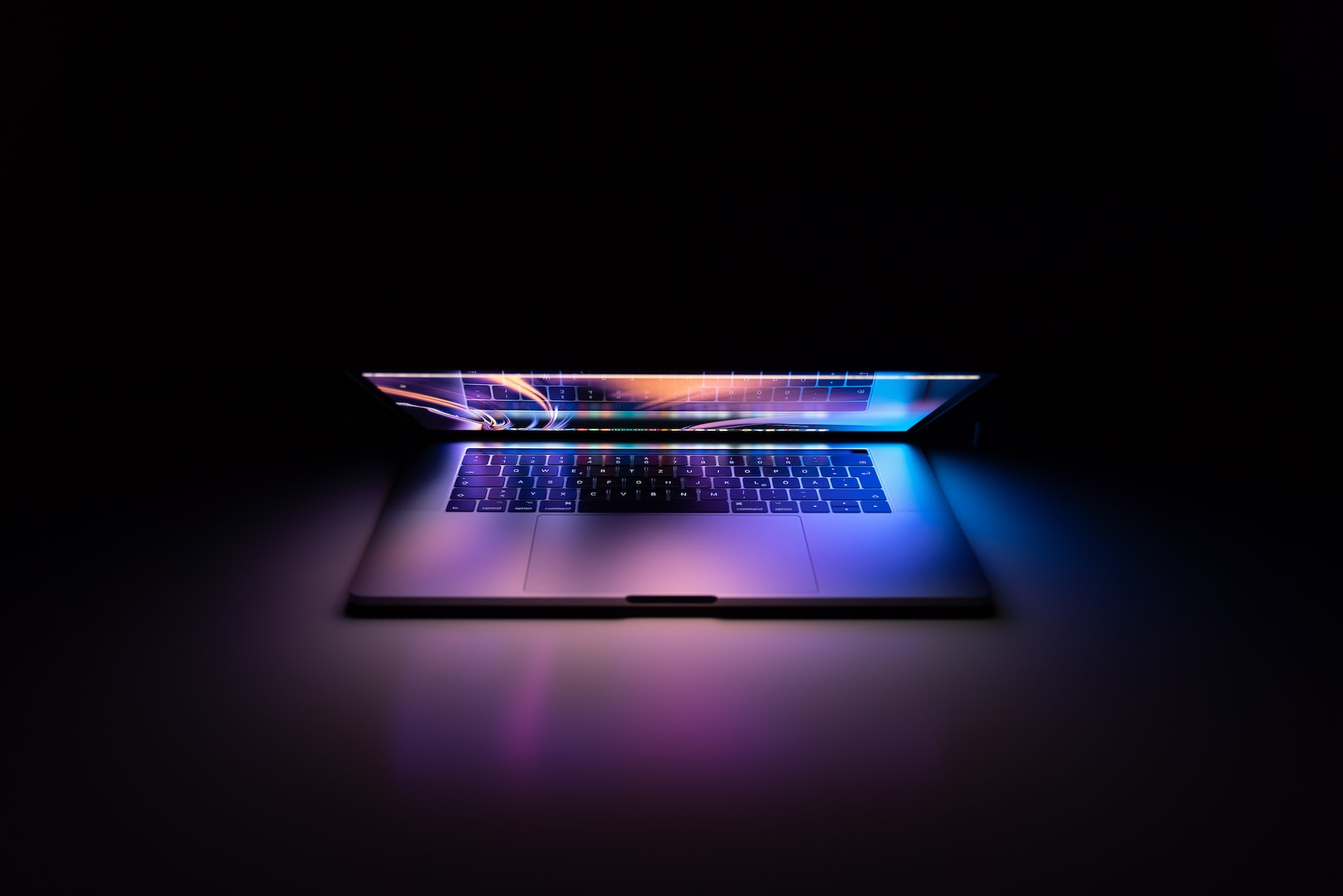 cara menyalakan lampu pada keyboard laptop