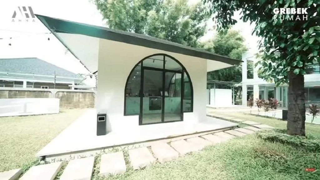 rumah cinta laura