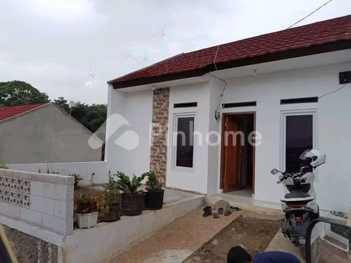 Temukan pilihan rumah dan apartemen terlengkap di Aplikasi Pinhome. Cek properti pilihan kami Avoria Estate dan temukan keunggulan, fasilitas menarik dan promo menguntungkan lainnya cuma di Pinhome! Cari tahu juga tips penting persiapan beli rumah dan KPR di Property Academy by Pinhome. Hanya Pinhome.id yang memberikan kemudahan dalam membeli properti. Pinhome - PINtar jual beli sewa properti.