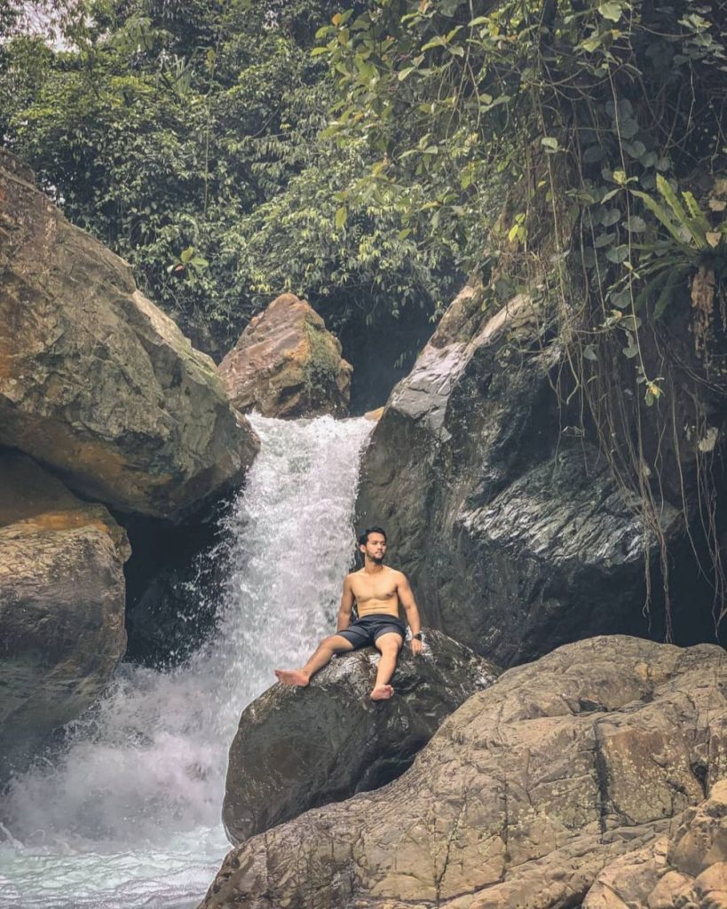 curug di Bogor Barong